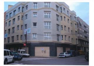 Location Local commercial à Ciutat Jardí - Torreta Verdí. Local comercial en elche zona plaza benidormaltabix, 300 m2
