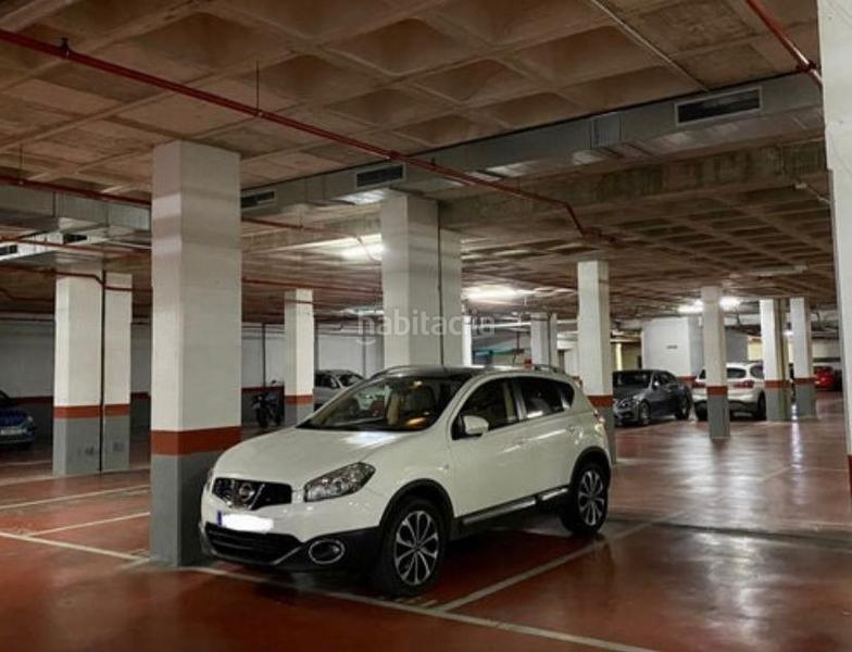 Foto a83bc2b7-198f-434f-9319-78078a11ba37. Parking voiture dans Centro Elche / Elx