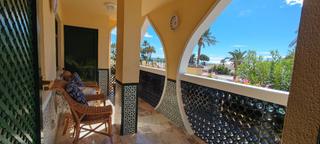 Casa adossada a Calas Santiago Bernabeu. Vivienda primera linea de playa santa pola