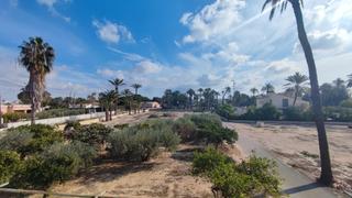 Masia a Algorós - El Derramador. Tu negocio en tu vivienda. mágnifica parcela con casa y naves a