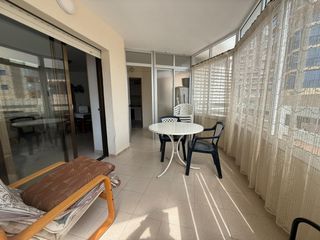 Apartament a Tavernes de la Valldigna. Edificio noray