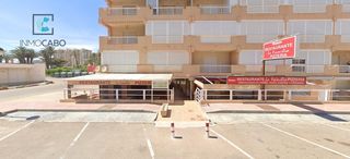 Local Comercial en Entremares. Restaurante  pizzer�a en pleno funcionamiento y completamente eq