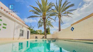 Chalet en Pol�gono playa alemanes-manga 29. Villa exclusiva en la manga  privacidad, piscina y a un paso del