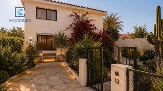 Xalet en Calle doctor cerrada 15. Villa a reformar en cabo de palos