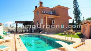 Xalet a Busot. Chalet en venta con piscina busot alicante