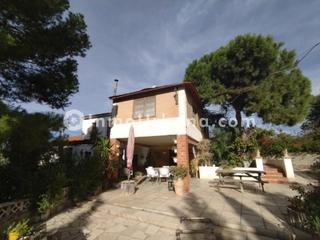 Chalet à Monforte del Cid. Cahlet rústico con 2 viviendas , piscina y 40.000m2 de terreno e