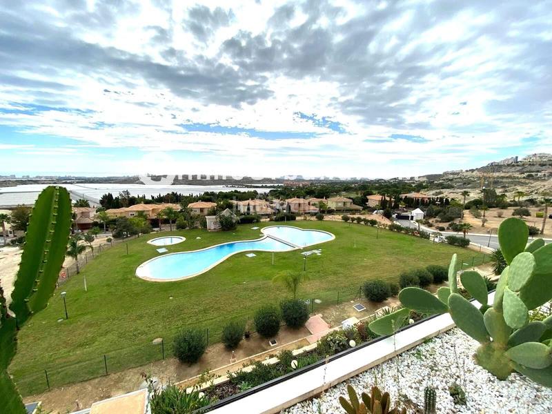 Foto 210b5c6b-44da-4263-9e16-3ed3ee62dde0. Ático atico vistas al mar bonalba golf en Bonalba-Cotoveta Mutxamel