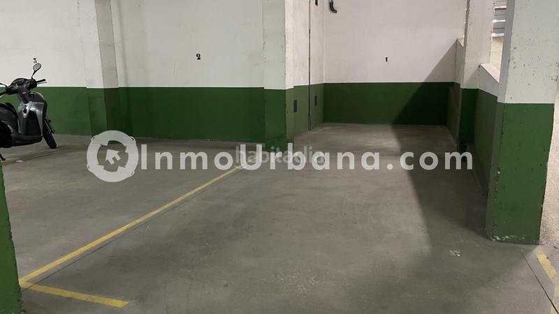 Foto eee1e73a-9769-4770-be1d-96920a0ced60. Parking voiture dans vicente fuentes sansano 22 dans Elche / Elx