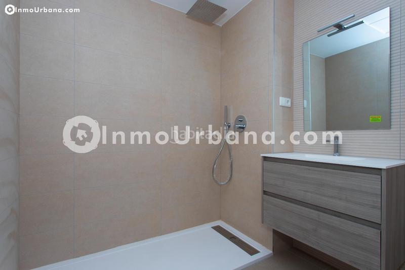 Foto 3e11bd9b-a82f-49c6-8d77-97541bb5f2dd. Casa adosada estupendo adosado a estrenar en alenda golf en Monforte del Cid