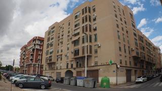 Aparcament cotxe a Calle de joaquim martínez macià 60. Garajes en zona toscar