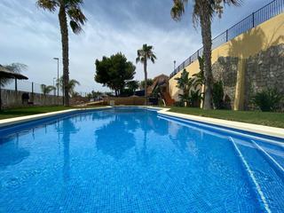 Casa aparellada  Calle aigualera. Espacioso chalet pareado con vistas al mar y al golf