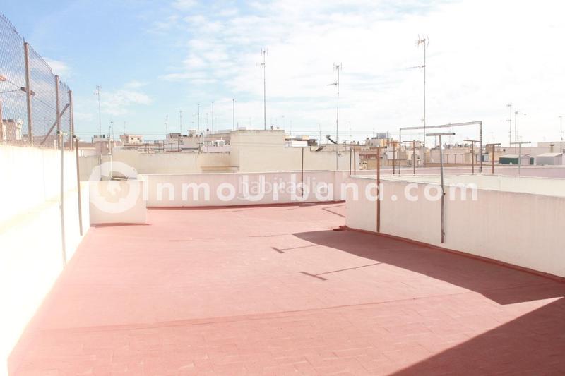 Foto d711ff51-32fc-4c08-8903-2bca04238798. Piso gran vivienda de 4 hab en pza de madrid en Carrús Oeste Elche / Elx