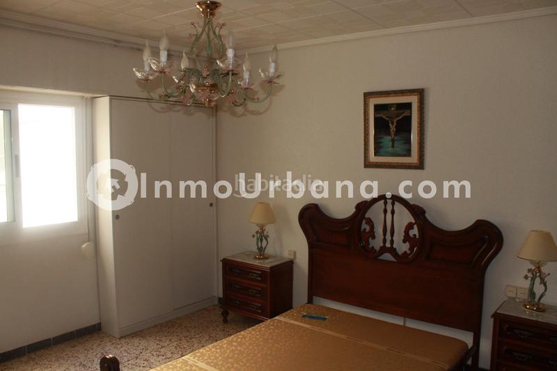 Foto e4a400f6-04be-485f-9c47-fe031885e1be. Piso gran vivienda de 4 hab en pza de madrid en Carrús Oeste Elche / Elx