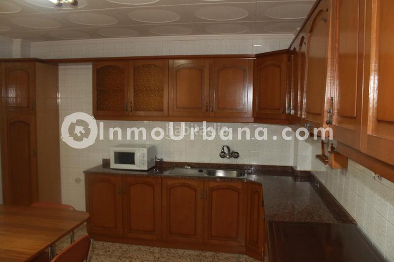 Foto f205cc1f-dc8d-42e7-b64f-eb06950d11e2. Piso gran vivienda de 4 hab en pza de madrid en Carrús Oeste Elche / Elx
