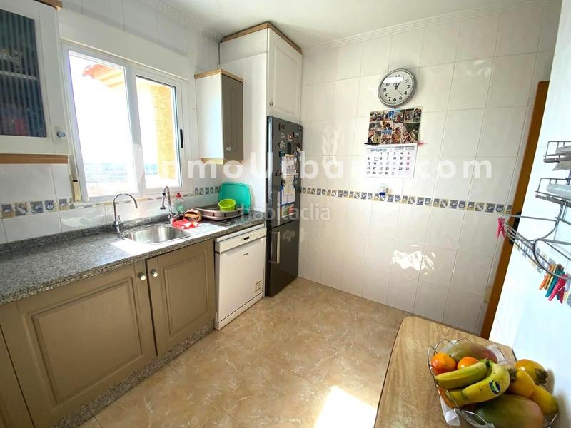 Foto 16736599-fe08-4419-991d-36a249d5f1b1. Casa aparellada amb aparcament piscina a Bonalba-Cotoveta Mutxamel