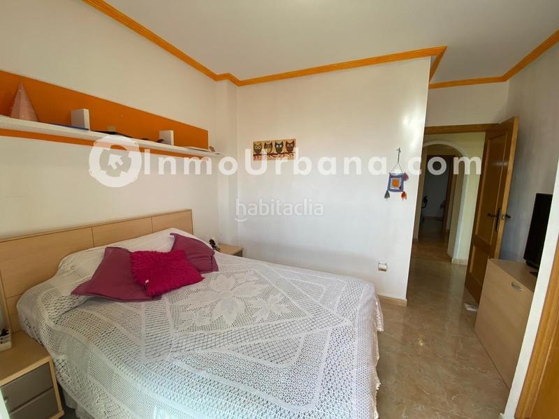 Foto 1f9fb730-7e98-4068-8219-75557f7d7ccd. Casa aparellada amb aparcament piscina a Bonalba-Cotoveta Mutxamel