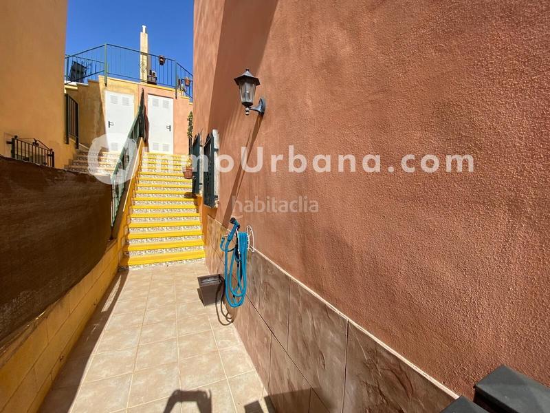 Foto 2a0bc73d-7052-4f04-93fc-c88fdaca0456. Casa aparellada amb aparcament piscina a Bonalba-Cotoveta Mutxamel