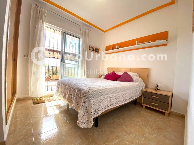 Foto 36a73d4a-b665-4a3a-9b37-86b52e74770a. Casa aparellada amb aparcament piscina a Bonalba-Cotoveta Mutxamel