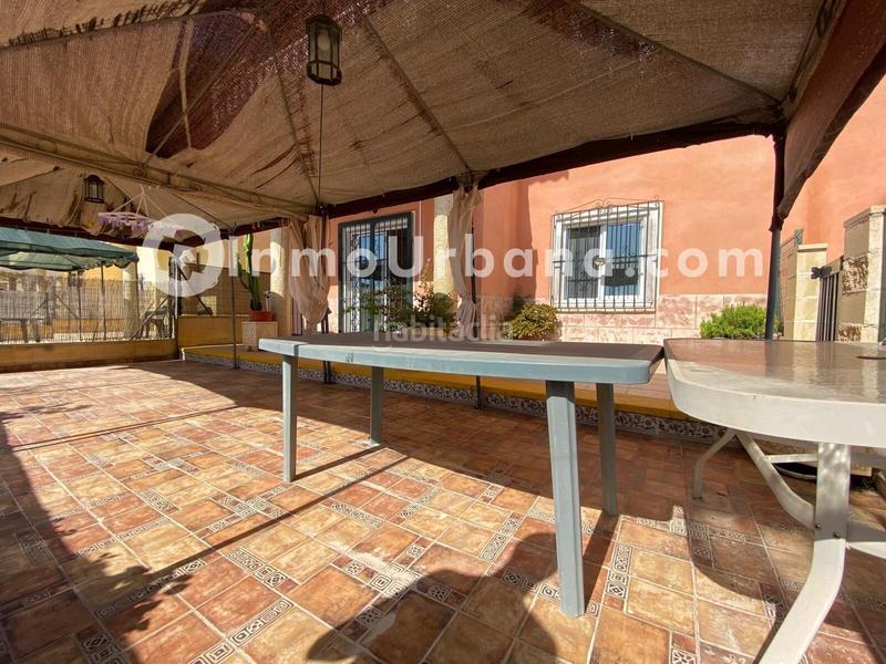 Foto 43c46a40-b0ed-47d0-a53b-9d3052ee9f0b. Casa aparellada amb aparcament piscina a Bonalba-Cotoveta Mutxamel