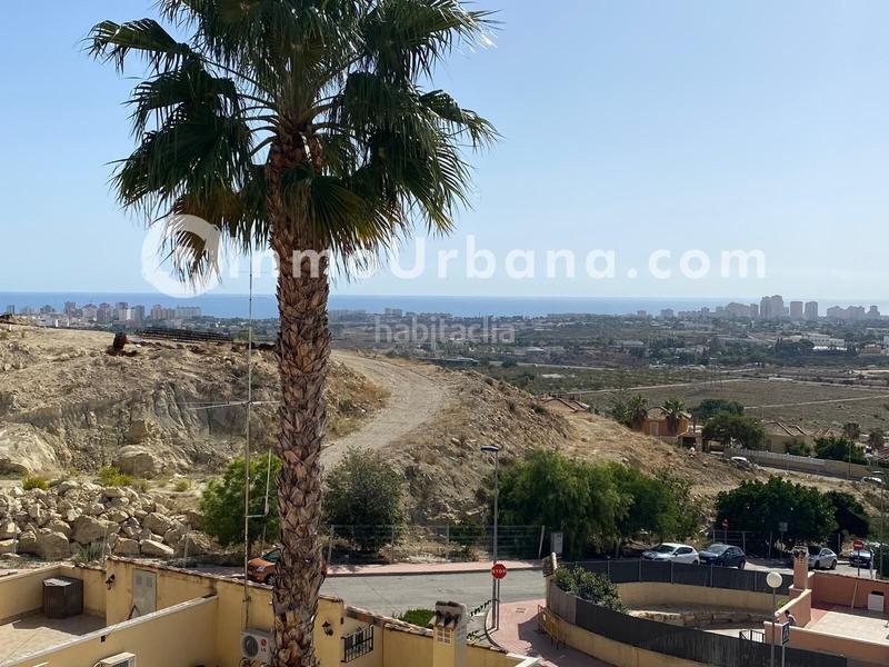 Foto 5fe5fea6-e638-4952-b842-50cf5644838f. Casa aparellada amb aparcament piscina a Bonalba-Cotoveta Mutxamel