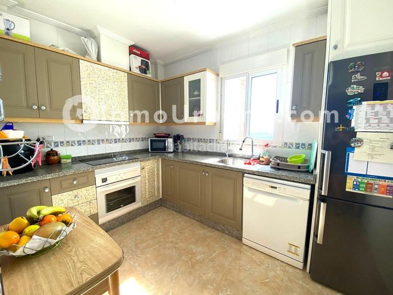 Foto 7e7279fd-ff3d-4c59-ae34-81f63a05fec1. Casa aparellada amb aparcament piscina a Bonalba-Cotoveta Mutxamel