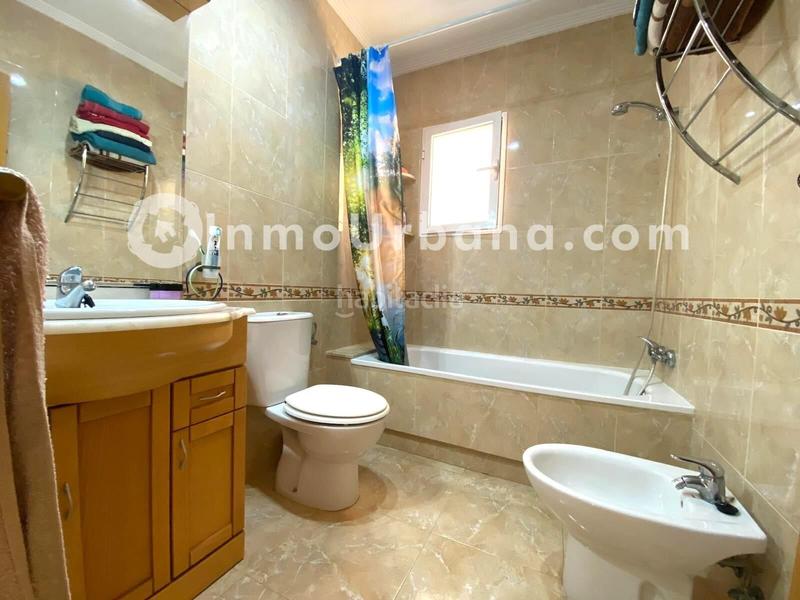 Foto ae2f9f07-8397-4659-8ba1-1860e9a86d57. Casa aparellada amb aparcament piscina a Bonalba-Cotoveta Mutxamel