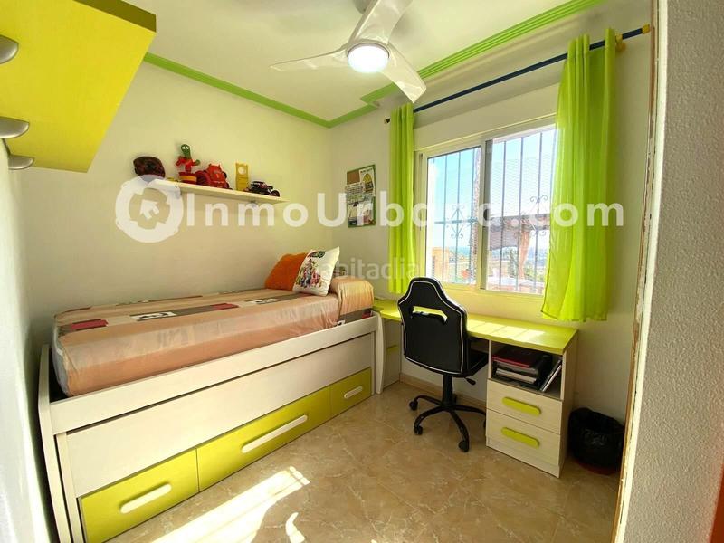 Foto b59ef3f2-7ef3-4f9b-9e58-36afa97b5eec. Casa aparellada amb aparcament piscina a Bonalba-Cotoveta Mutxamel