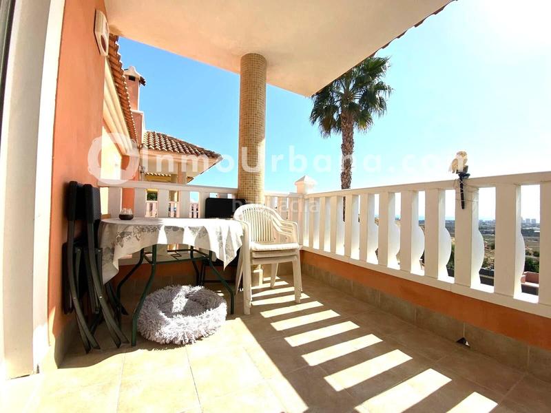 Foto c48ec44a-fc14-4dcf-8402-a22c23b2779c. Casa aparellada amb aparcament piscina a Bonalba-Cotoveta Mutxamel