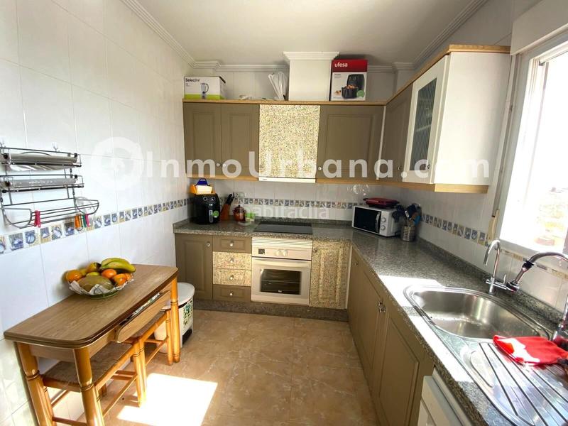 Foto c88908e1-ad15-45f5-bd9a-69546b4a51f3. Casa aparellada amb aparcament piscina a Bonalba-Cotoveta Mutxamel
