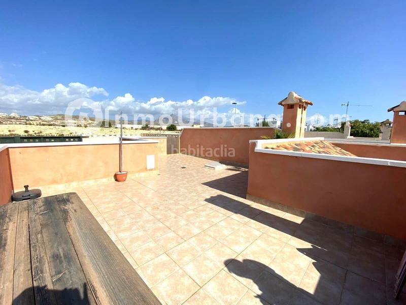 Foto e2ecd288-6815-4415-9612-db52ff2ec954. Casa aparellada amb aparcament piscina a Bonalba-Cotoveta Mutxamel