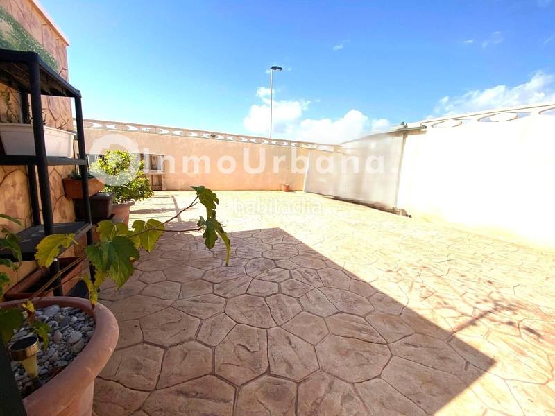 Foto ee5b4c02-8844-44fb-afd1-e65a45985972. Casa aparellada amb aparcament piscina a Bonalba-Cotoveta Mutxamel