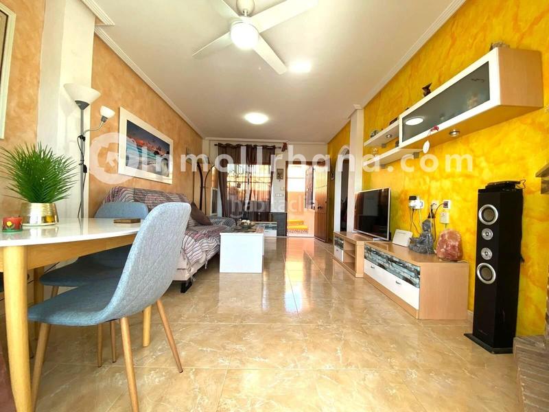 Foto fd0b1ebd-9f77-46f1-9561-a9ec75642c3e. Casa aparellada amb aparcament piscina a Bonalba-Cotoveta Mutxamel