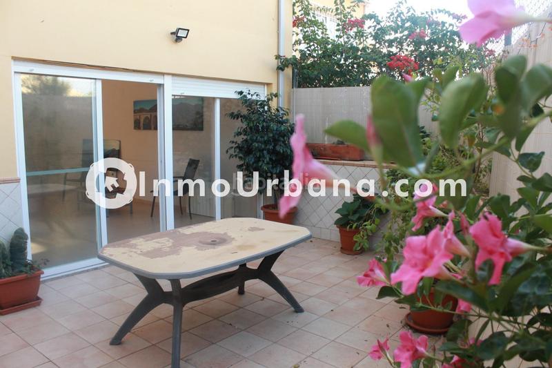 Foto 02eb5a89-7b09-4a27-832b-7437303a97ba. Maison jumelée avec parking dans Monforte del Cid