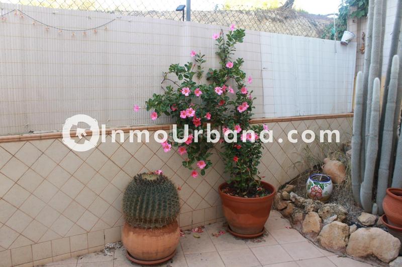 Foto 4bcedf20-d47c-40e5-a9e1-029faf871652. Maison jumelée avec parking dans Monforte del Cid