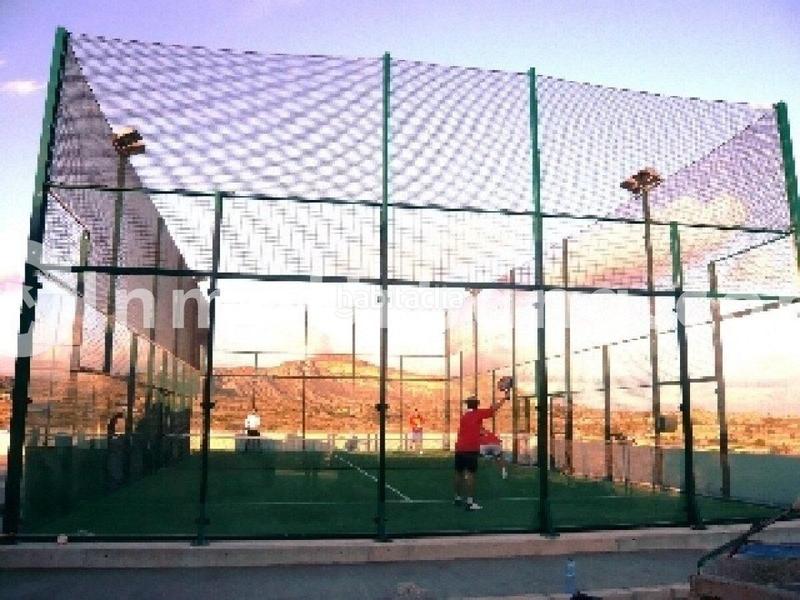 Foto 64bbcd9a-f998-418c-b141-04c99fe888f7. Maison jumelée avec parking dans Monforte del Cid