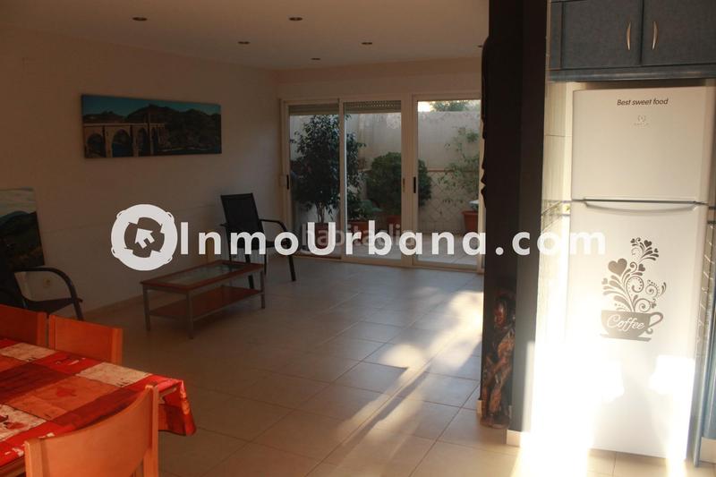 Foto 78c2a82e-3703-444c-b8f8-1709291ba2f0. Maison jumelée avec parking dans Monforte del Cid