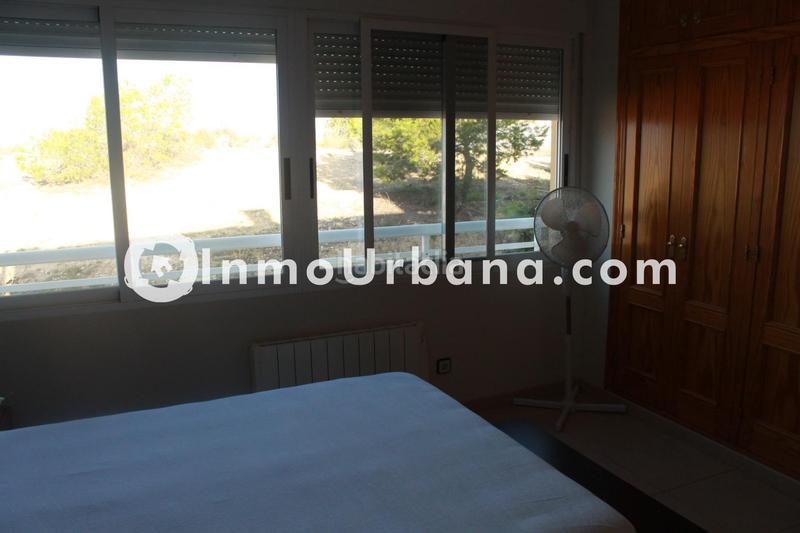 Foto 81fba1f9-012a-474a-8771-3c1f8e1b6599. Maison jumelée avec parking dans Monforte del Cid