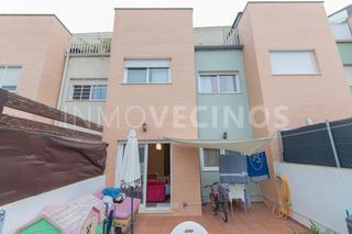 Maison jumelée à Helechosa de los Montes. Masamagrell juan carlos