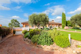 Casa a Monserrat. Chalet lujo montserrat