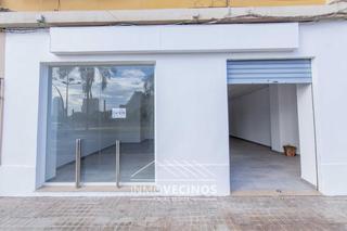 Location Local commercial à Mont Olivet. Local enfrente del gulliver