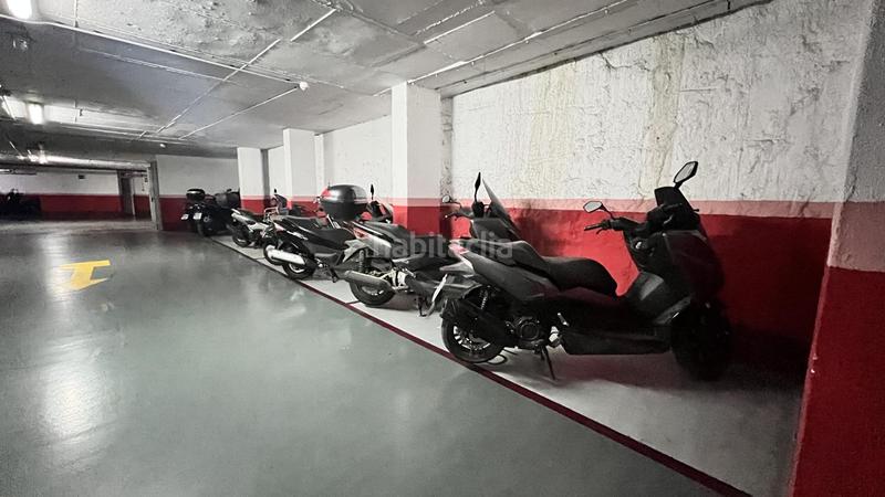 Foto 00fd7b22-eaf2-4a87-802d-38f119bd0578. Aparcament cotxe a Russafa Valencia