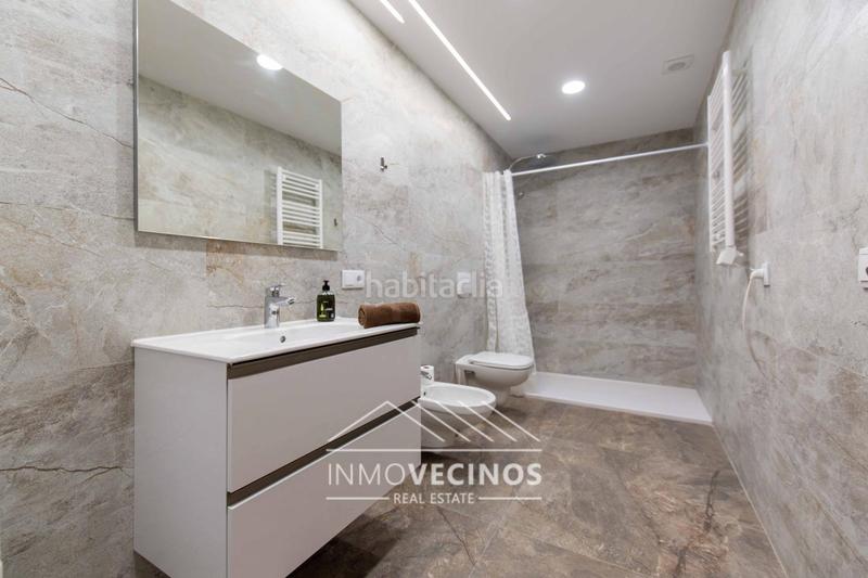 Foto f0566a24-85fe-4a9e-9a7b-85ec490f047c. Local comercial a Barrio Benicalap Valencia