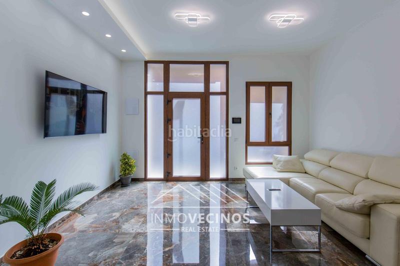 Foto fc78df20-c26e-4456-8f1a-550f7b346a17. Local comercial a Barrio Benicalap Valencia