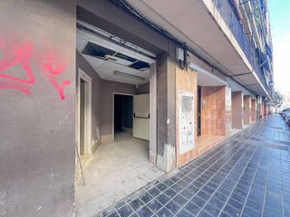 Local Comercial a L´Hort de Senabre. Local comercial calle santander