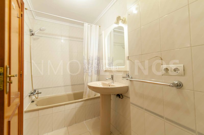 Foto dd24a9c1-f68e-4068-a8d4-9b5c49387e7e. Pis a El Botànic Valencia