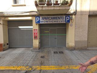 Parking coche en Mont Olivet. Garaje en monteolivete