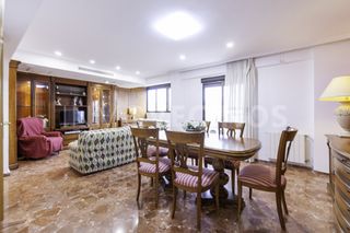 Rent Flat in Marxalenes. Piso de 4 hab al lado de los jardines de turia