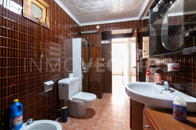 Foto 22e87acc-7c64-4053-87ca-0f7691204cb6. Casa aparellada a Cella