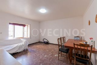 Casa aparellada a Cella. Casa en teruel