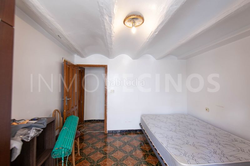 Foto c04298ae-b99e-4b77-bf7c-3a2df8d9a235. Casa aparellada a Cella